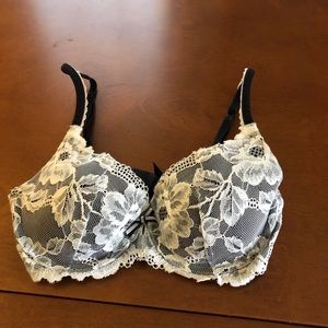 Victoria secret bra.  32c